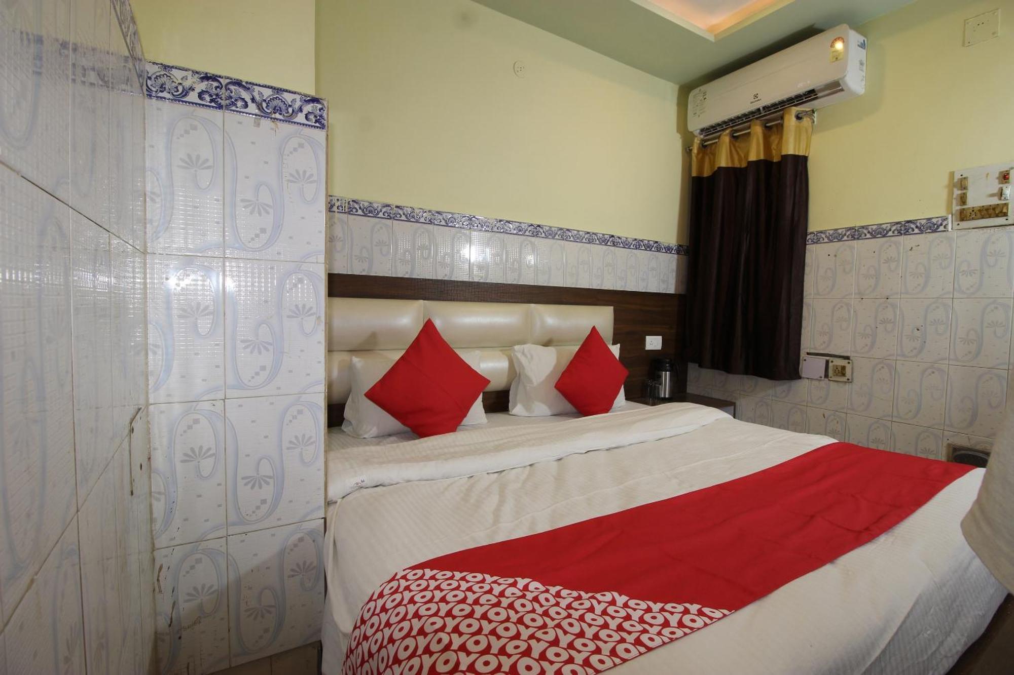 Hotel O Blue Diamond Bénarès Extérieur photo
