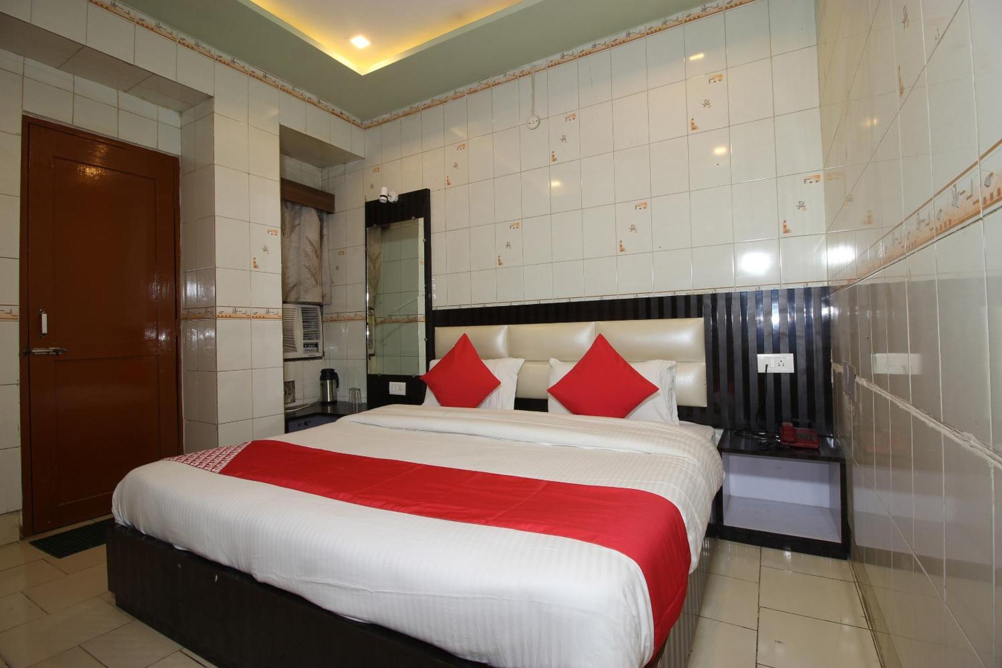 Hotel O Blue Diamond Bénarès Extérieur photo
