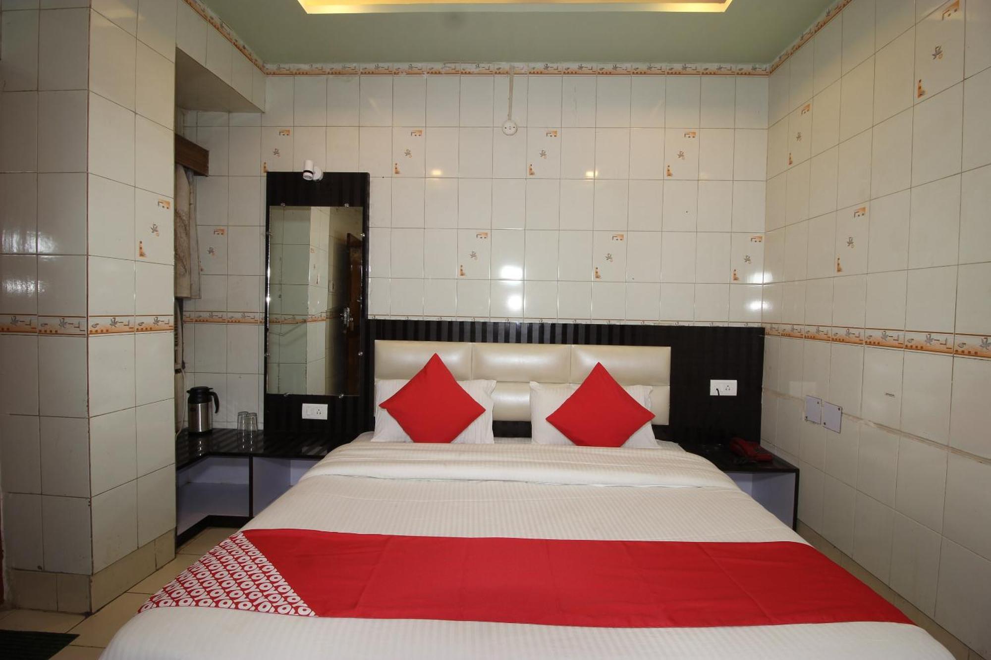 Hotel O Blue Diamond Bénarès Extérieur photo