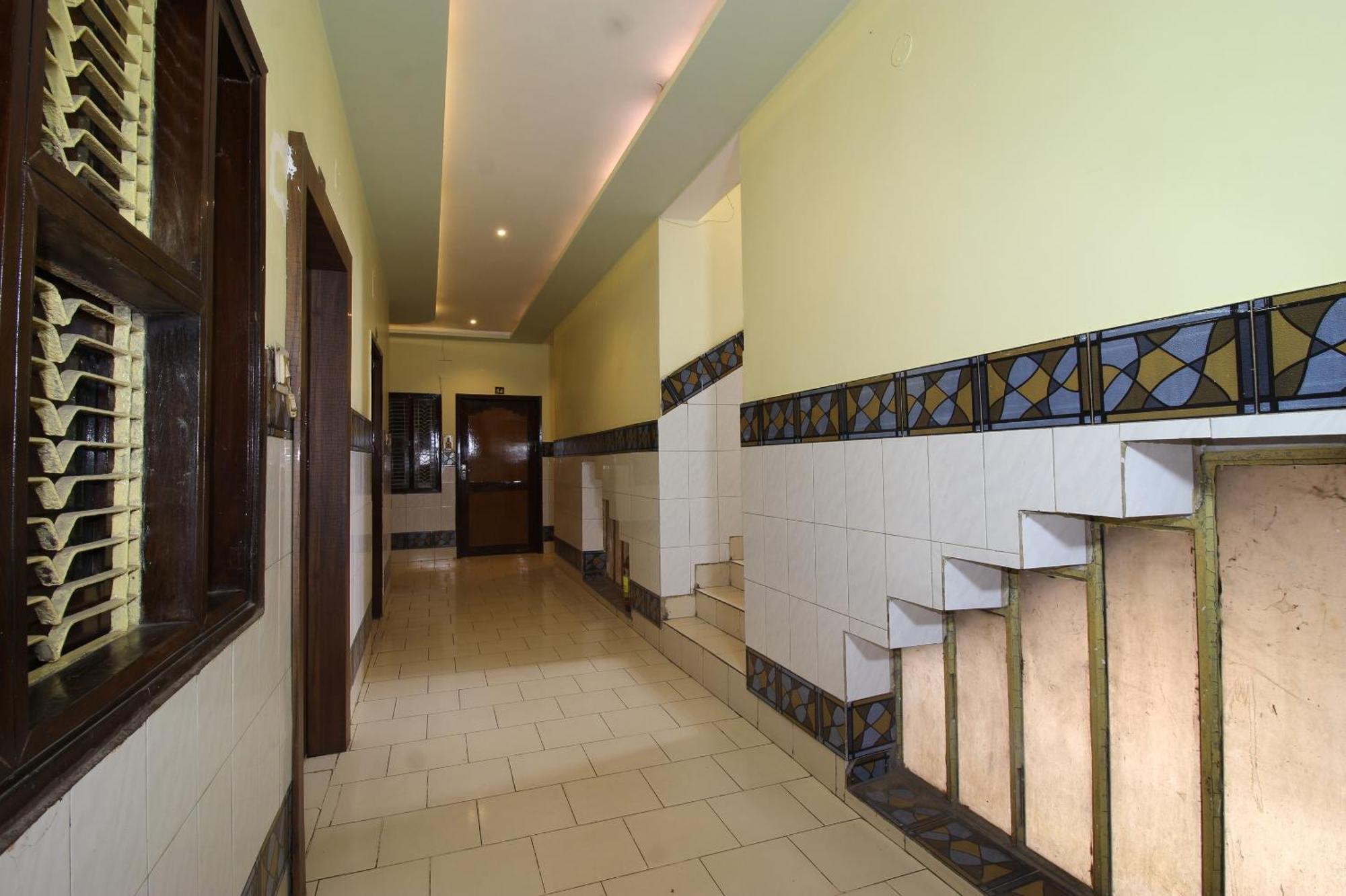 Hotel O Blue Diamond Bénarès Extérieur photo