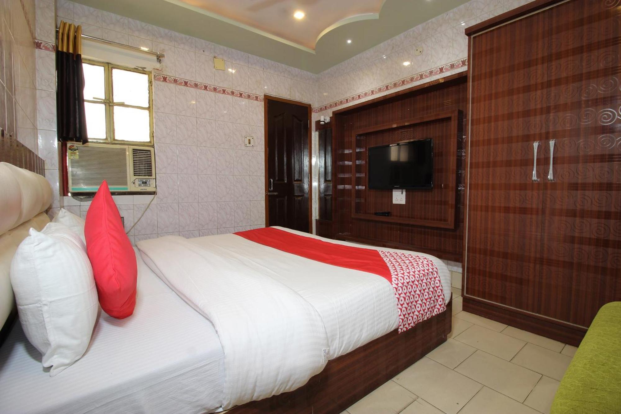 Hotel O Blue Diamond Bénarès Extérieur photo